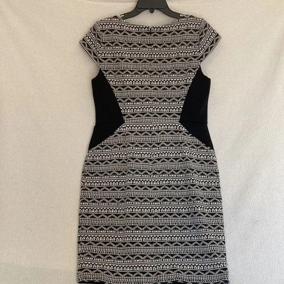 Adrianna Papell Black/white cap sleeve bodycon dress Size 14 - Picture 5 of 10